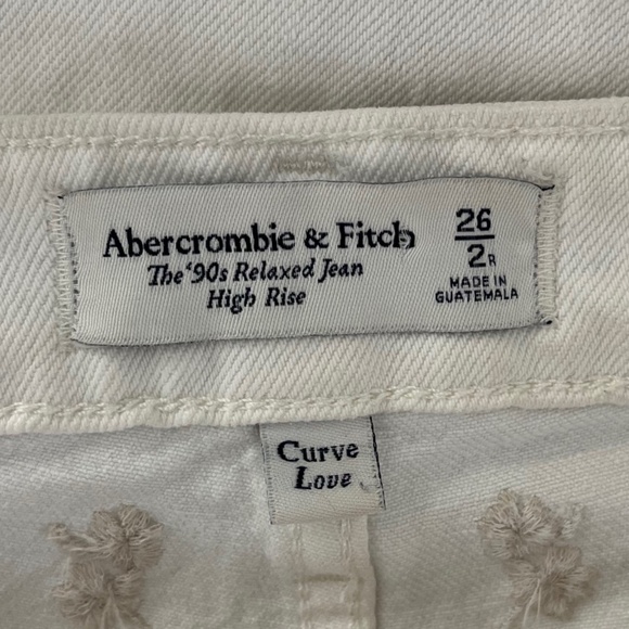 ABERCROMBIE & FITCH | Curve Love High Rise 90s Relaxed Jean Cream Embroidered - Picture 10 of 12